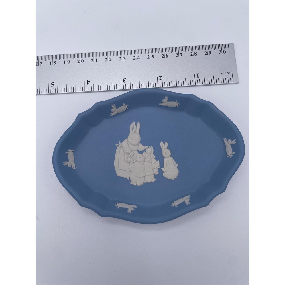 RARE Wedgwood Peter Rabbit Jasperware Blue Oval Trinket Dish Beatrix Potter - Picture 6 of 8